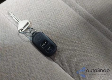 2001 Toyota Camry Le z USA, uszkodzony, nr VIN 4T1BG22K41U809568